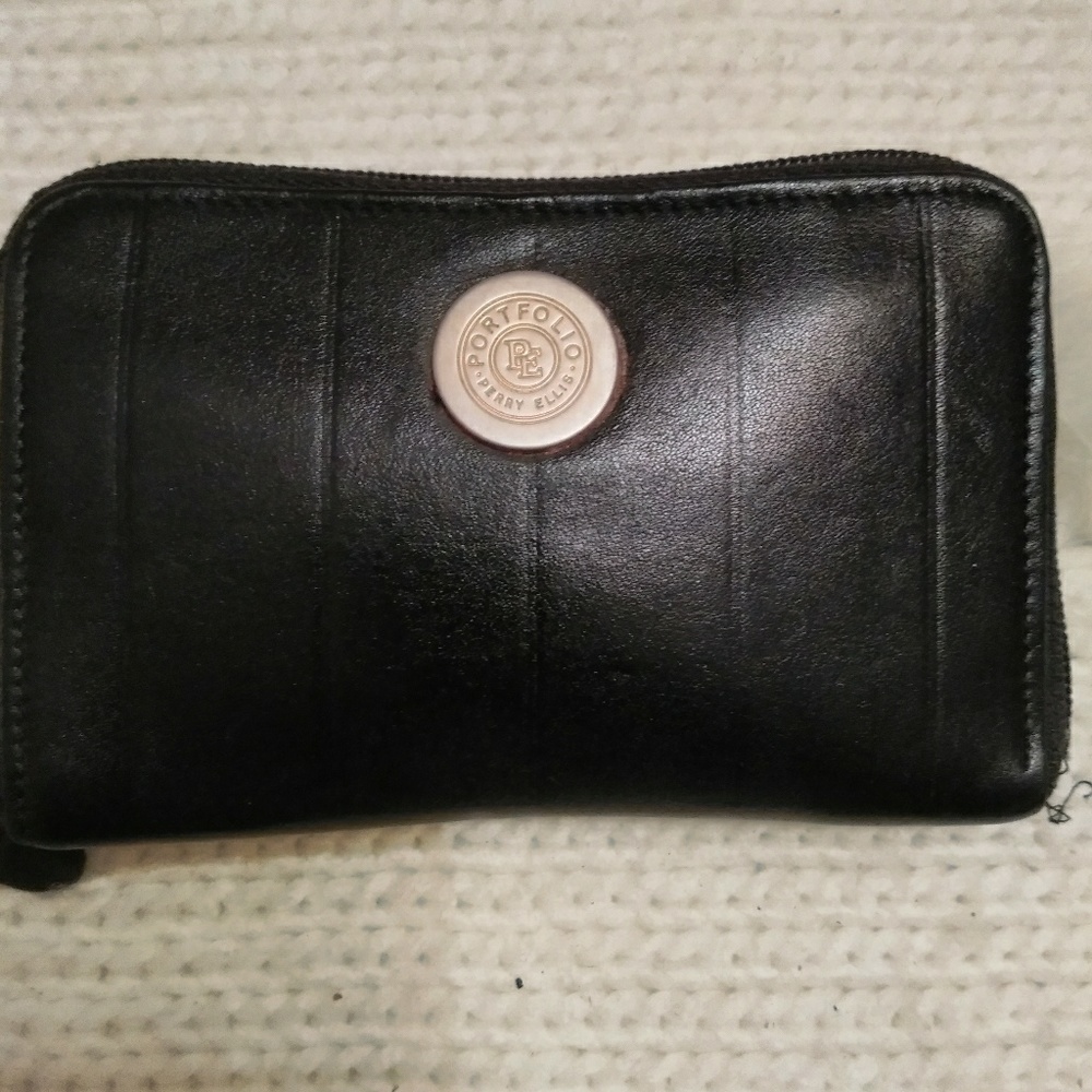 PERRY ELLIS CREDIT CARD POUCH